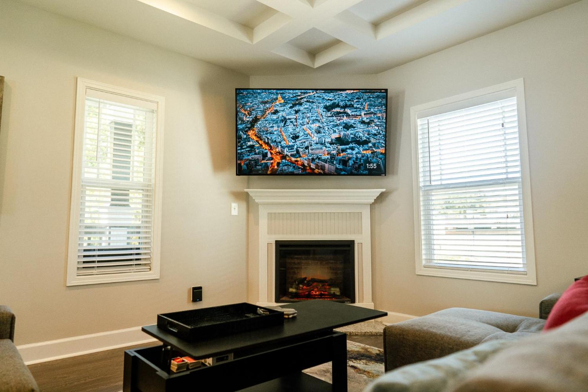 Enjoy This Mini-Mansion Near Downtown And The Airport! Atlanta Exterior photo